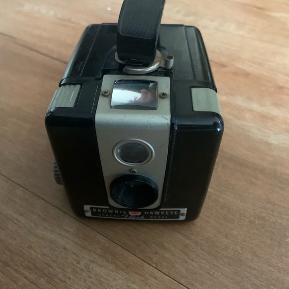 Kodak Camera Brownie Hawkeye flash model. Takes 620 film. - Picture 8 of 13